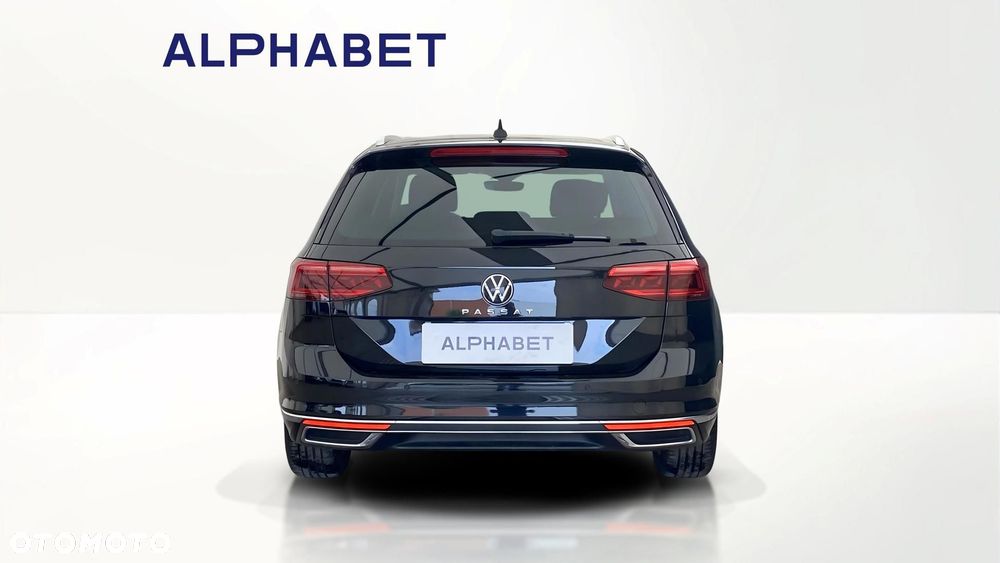 Volkswagen Passat - 4