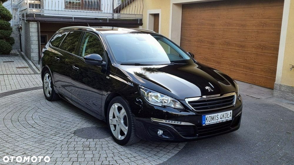 Peugeot 308 - 8