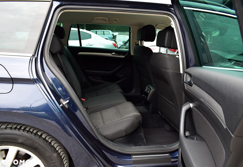 Volkswagen Passat - 7
