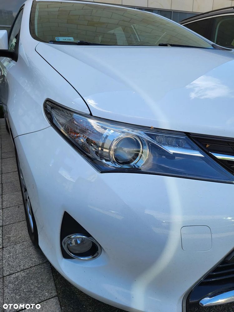 Toyota Auris 2.0 D-4D Dynamic - 3