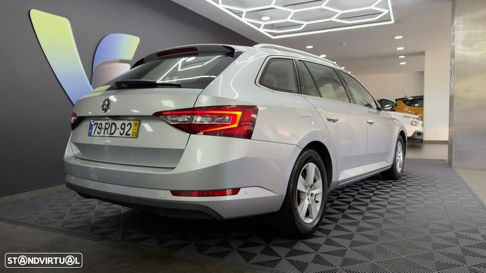 Skoda Superb Break 2.0 TDI Style DSG - 13