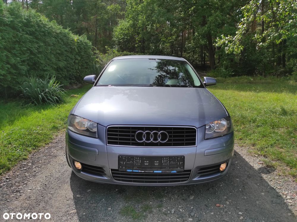 Audi A3 3-drzwiowe 1.6 Attraction - 2