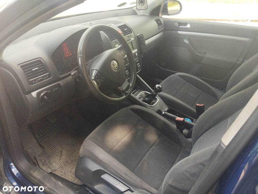 Volkswagen Golf - 5