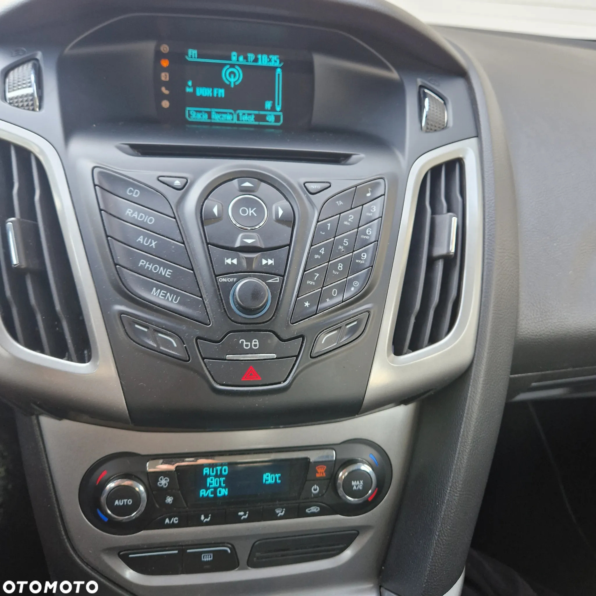 Ford Focus Turnier 1.6 Ti-VCT Champions Edition - 12