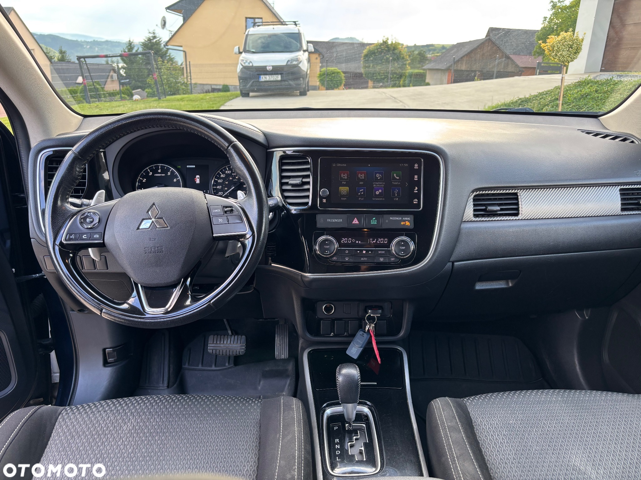 Mitsubishi Outlander - 10