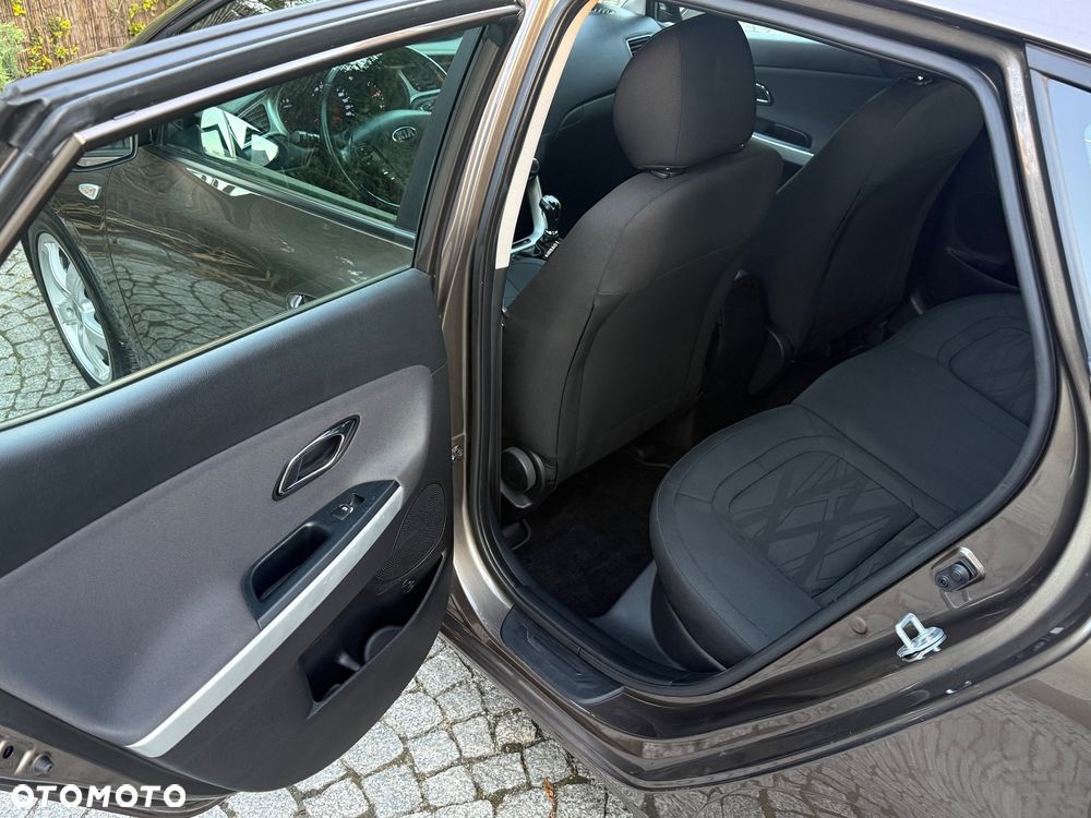 Kia Ceed 1.4 CVVT Dream Team Edition - 30