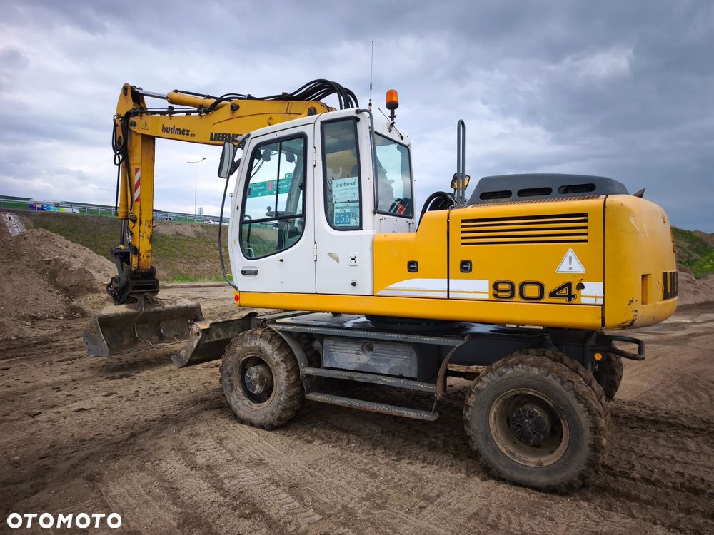 Liebherr A904C - 2