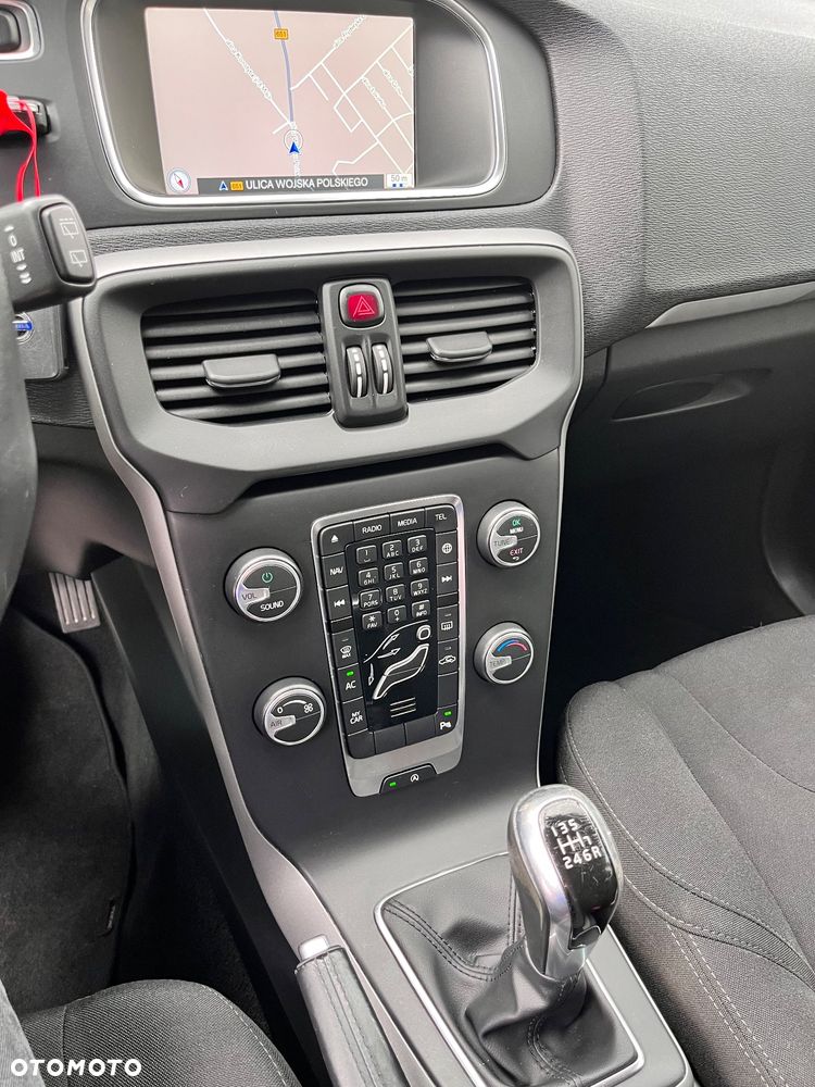 Volvo V40 - 18