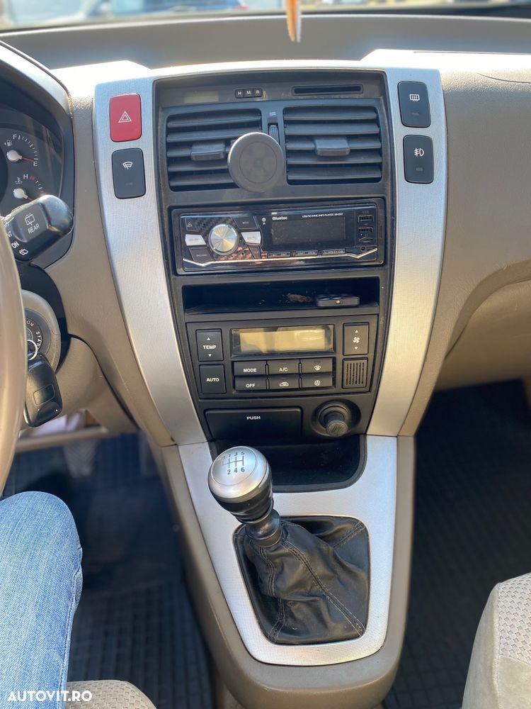 Hyundai Tucson 2.0 CRDI VGT 4WD GLS - 9