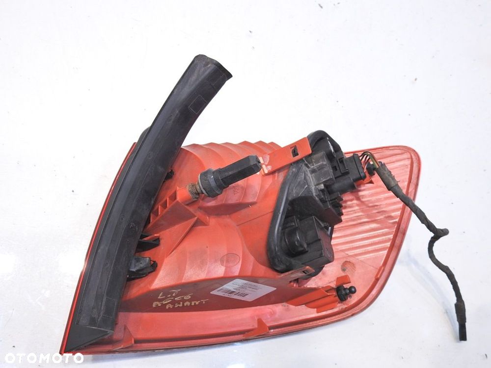 LAMPA LEWA TYLNA TYŁ AUDI A6 C6 AVANT 89034302 - 4