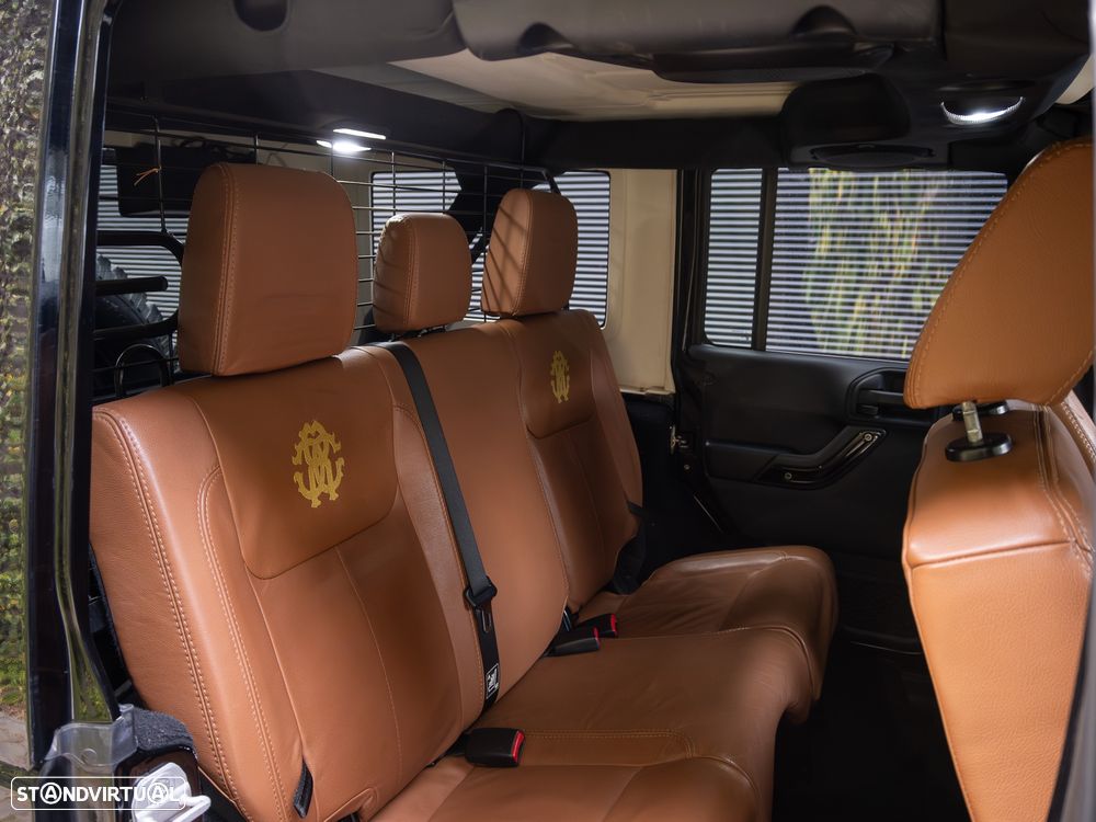 Jeep Wrangler Unlimited - 25