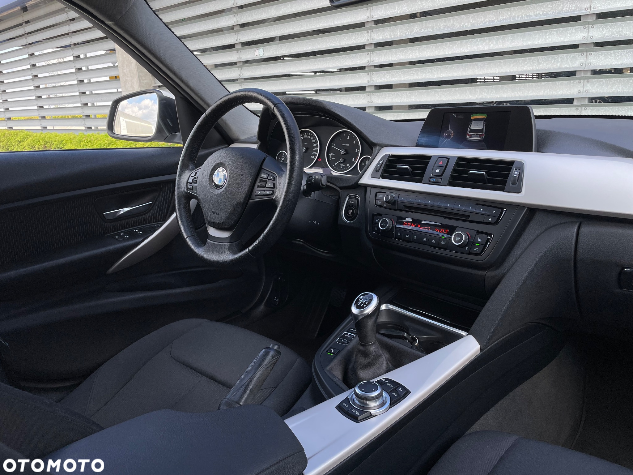 BMW Seria 3 320d Touring - 17