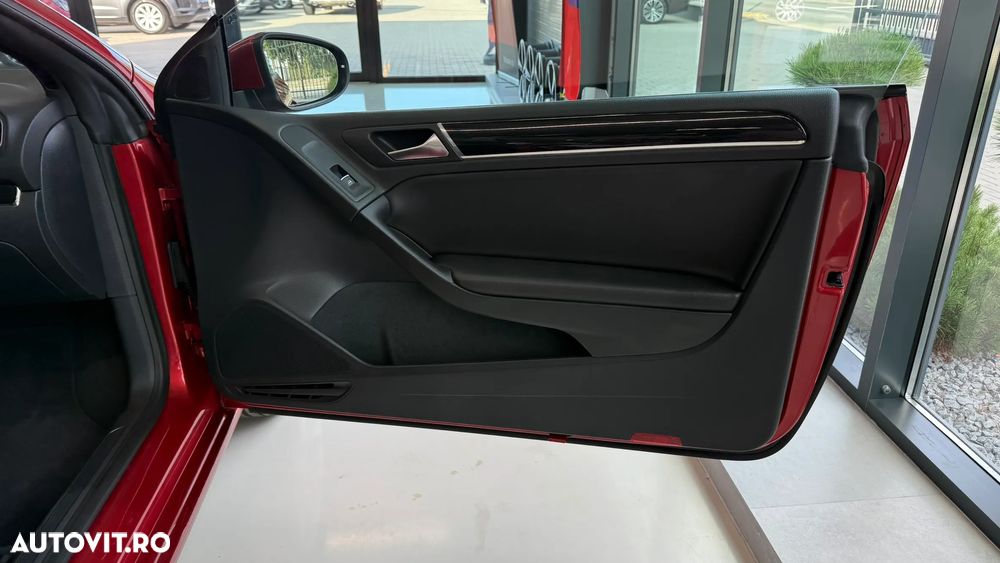 Volkswagen Golf 1.6 TDI DPF Style - 28