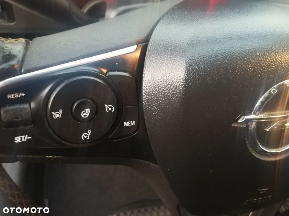 Opel Crossland X 1.5 CDTI Design Line S&S - 11