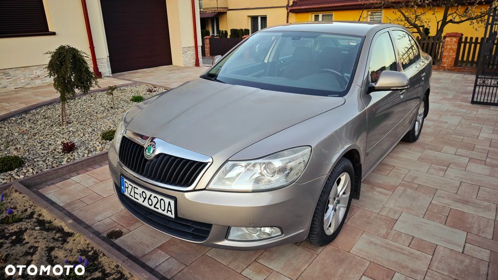Skoda Octavia 1.6 TDI Ambition DSG - 2