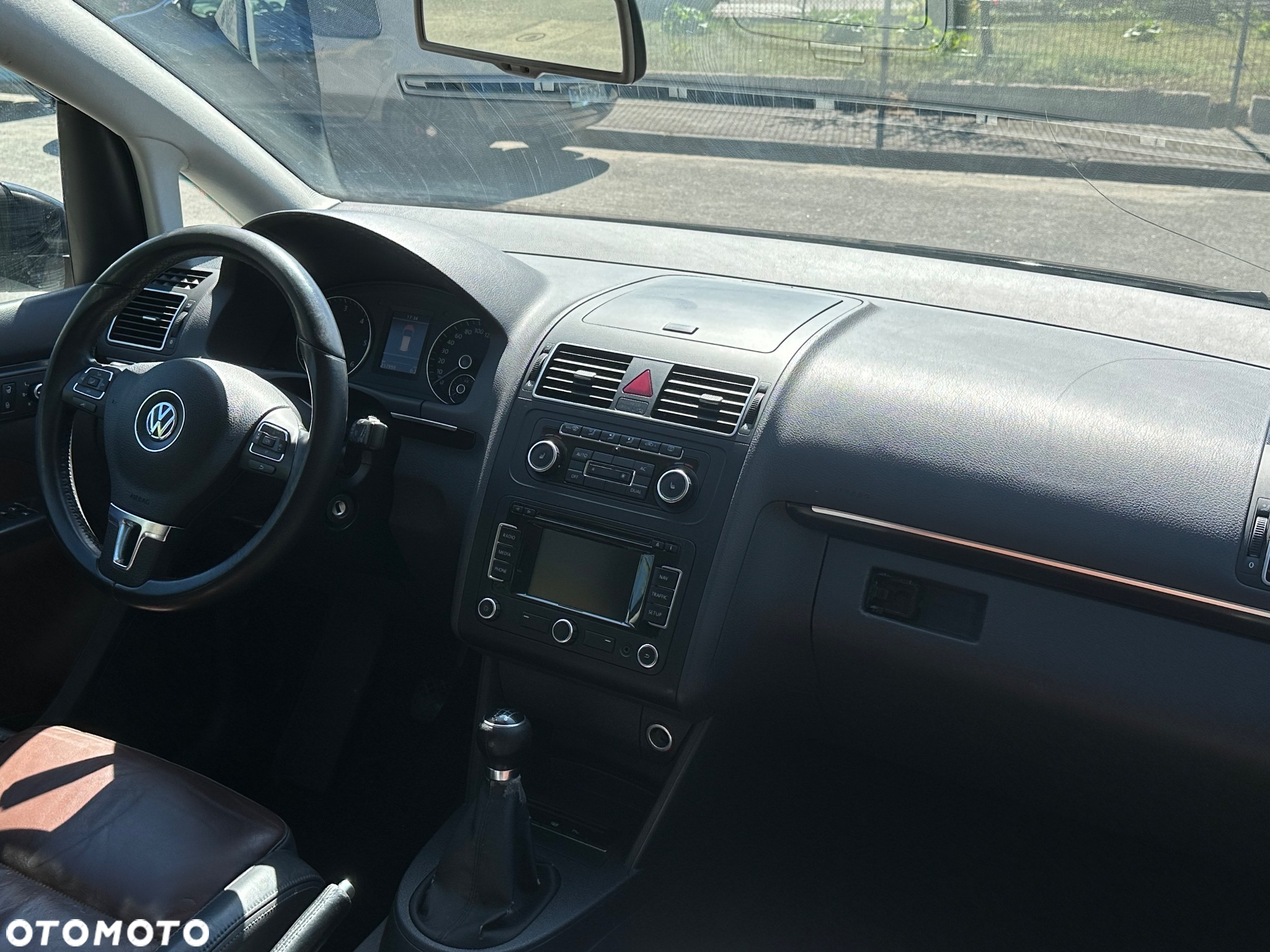 Volkswagen Touran 1.6 TDI DPF Highline - 20