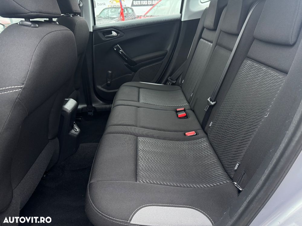 Peugeot 2008 BlueHDi 100 STOP & START Active - 11