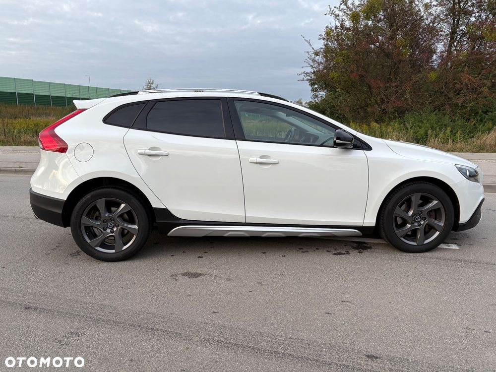 Volvo V40 Cross Country T4 AWD Drive-E Momentum - 4