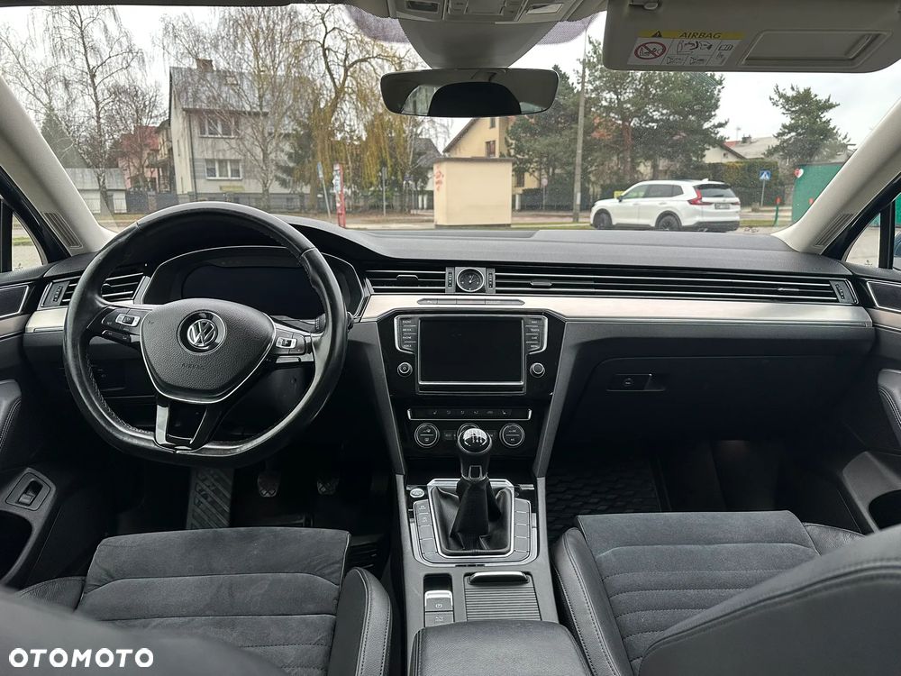 Volkswagen Passat 2.0 TDI BMT Highline - 28