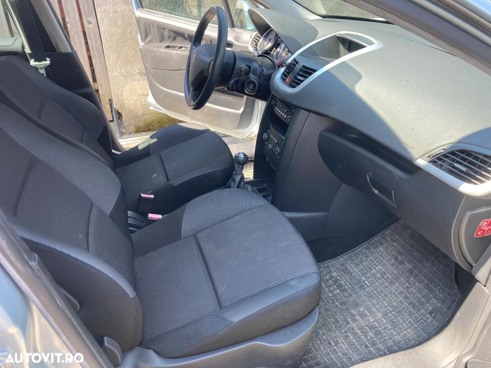 Peugeot 207 1.4 E Trendy - 10