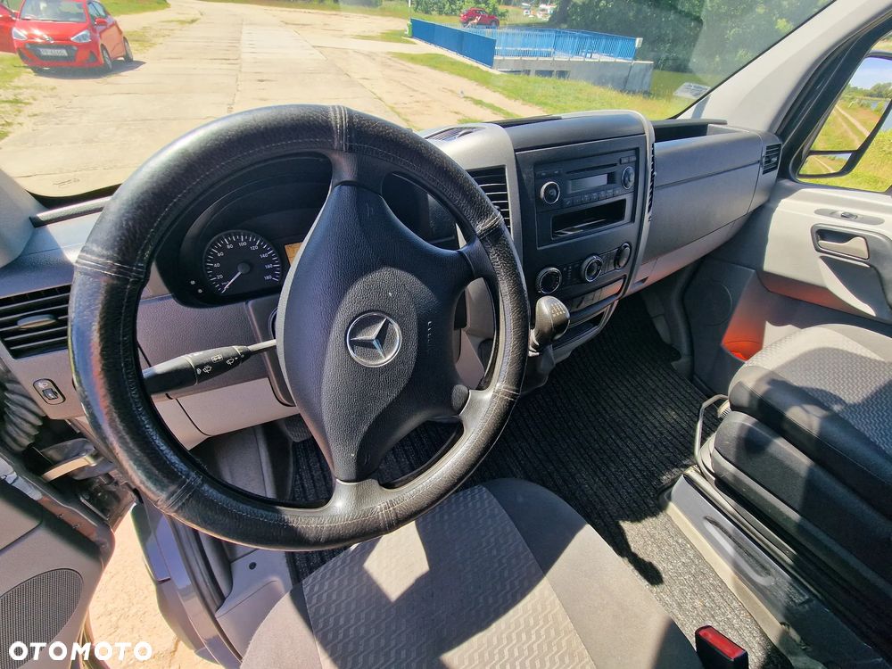 Mercedes-Benz Sprinter - 12