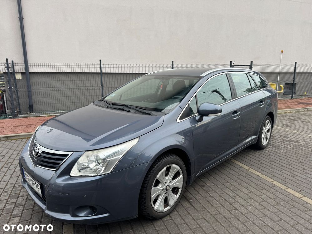 Toyota Avensis - 12