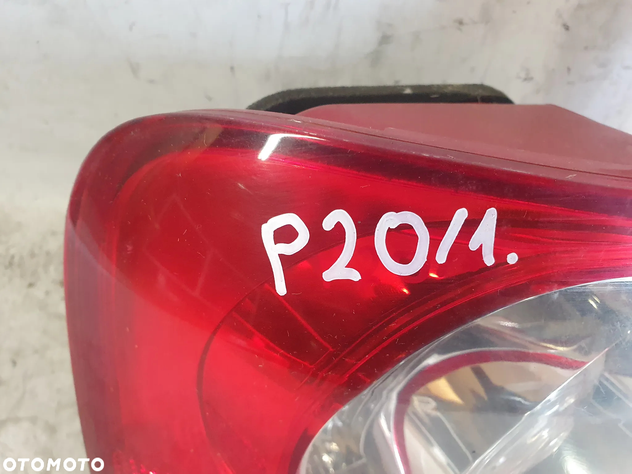 * LAMPA TYLNA PRAWA TYŁ PRAWO VOLKSWAGEN PASSAT B6 LED SEDAN - 5