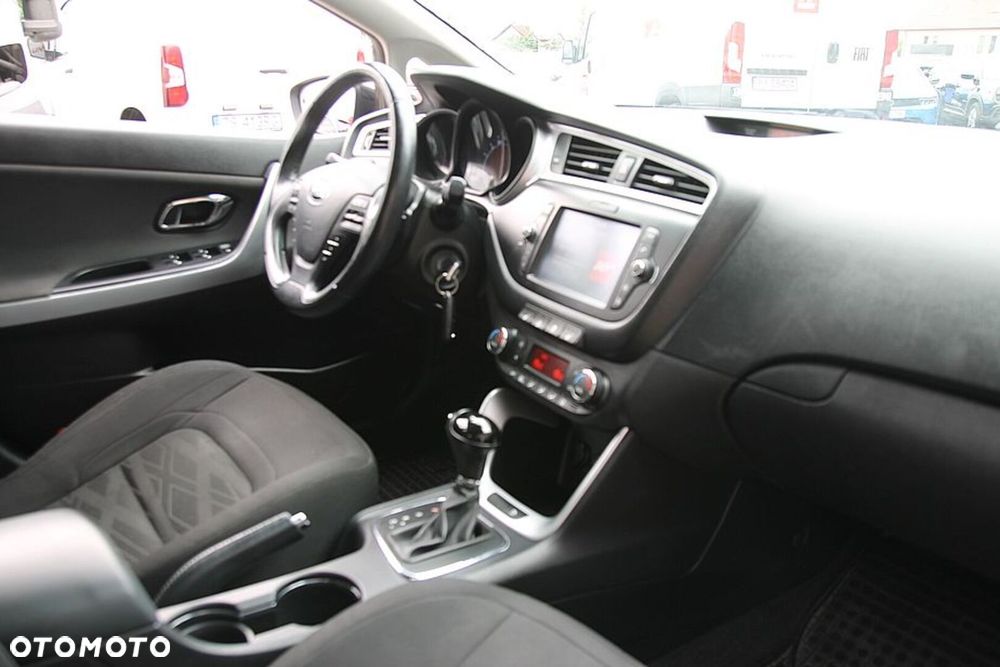 Kia Ceed - 26