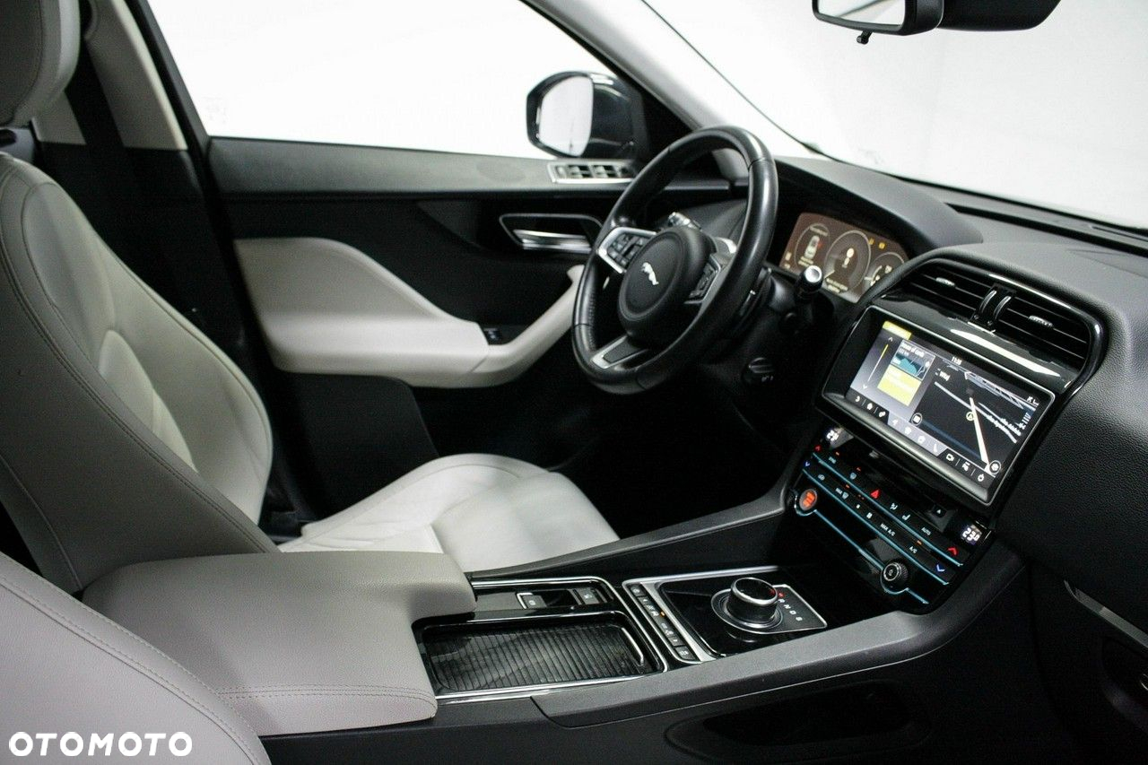 Jaguar F-Pace 2.0 i4D AWD Prestige - 19
