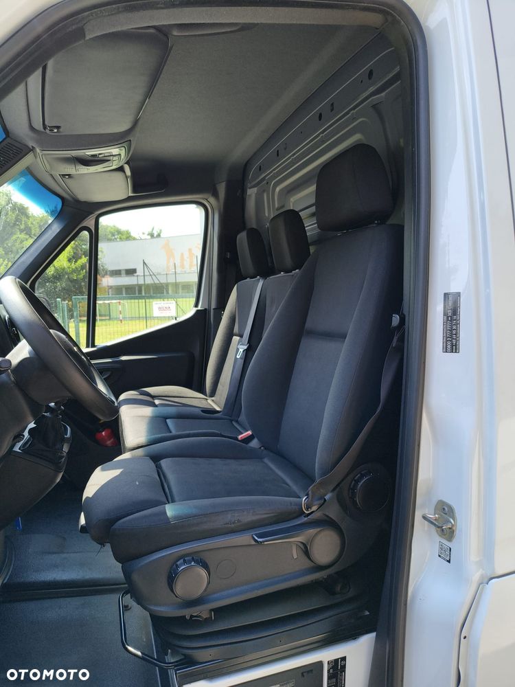 Mercedes-Benz Sprinter - 16