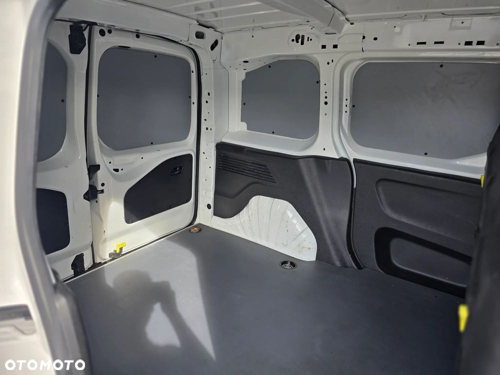 Toyota Proace City 1.2 D-4T 110KM  3 OSOBOWA Furgon Blaszak BEZWYPADKOWA z Polskiego Salonu I Pierwszy i Jedyny Właściciel I Stan auta "jak NOWE" I Pełna Faktura Vat 23% - 39