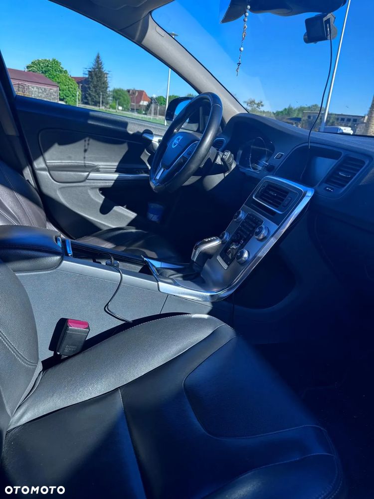 Volvo V60 Cross Country D3 Drive-E Summum - 18