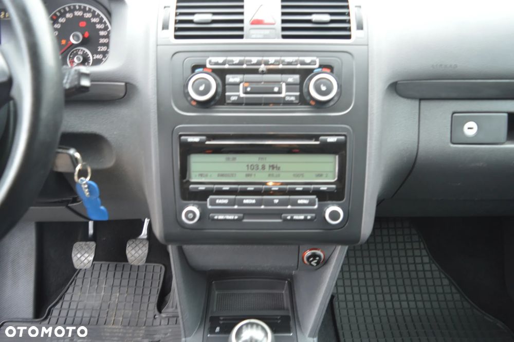 Volkswagen Touran 1.6 TDI DPF Cross - 14