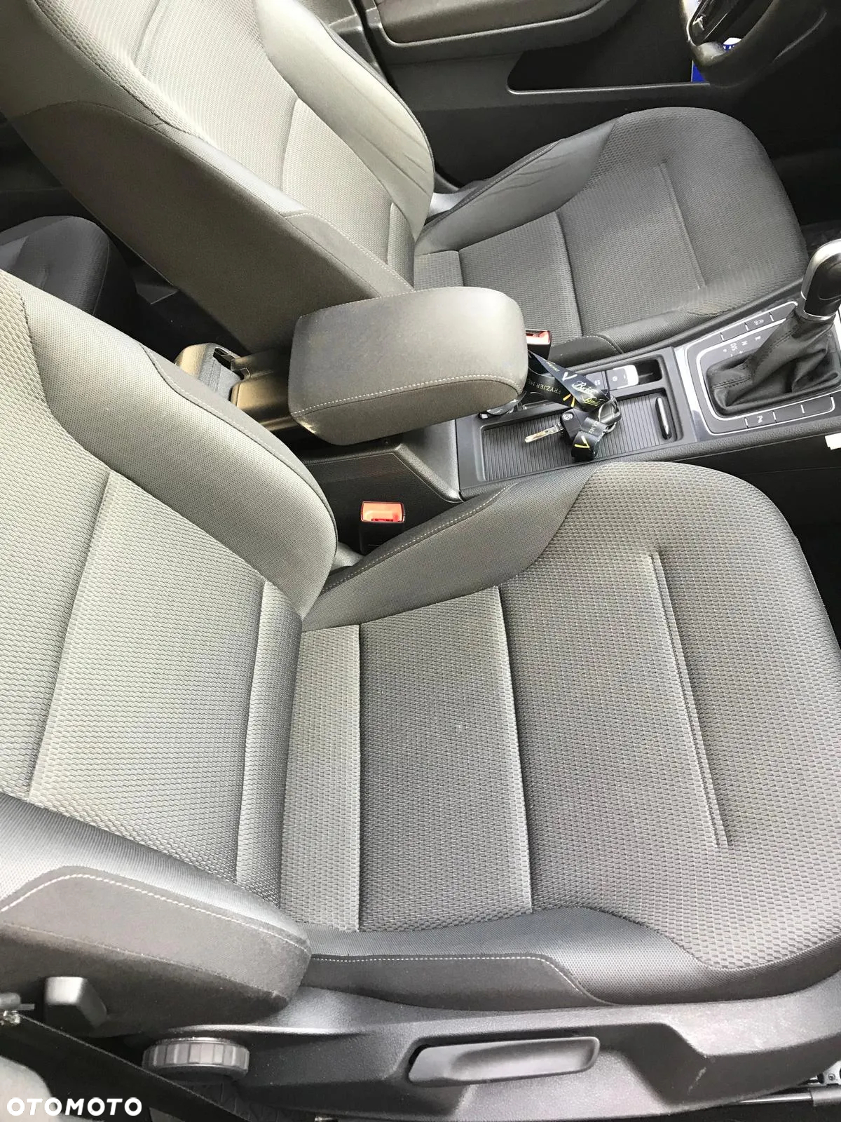Volkswagen Golf - 11
