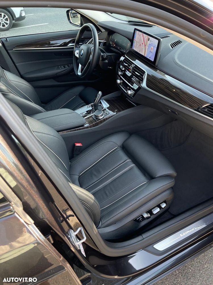 BMW Seria 5 540i xDrive AT MHEV - 13
