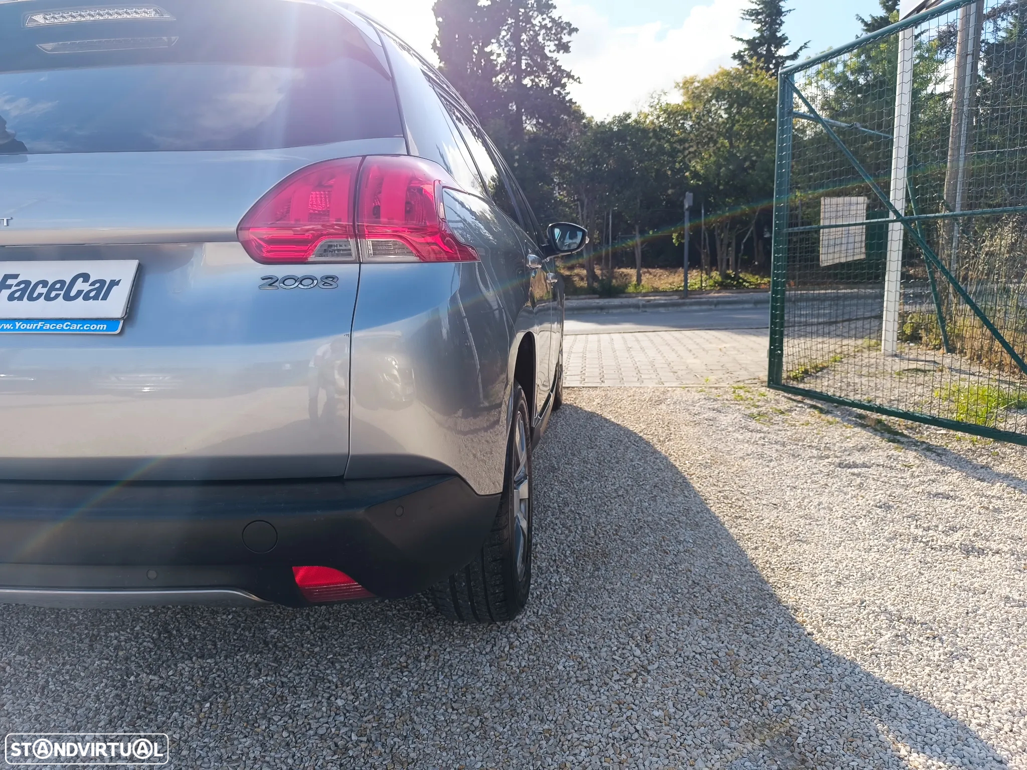 Peugeot 2008 1.2 PureTech Allure - 12
