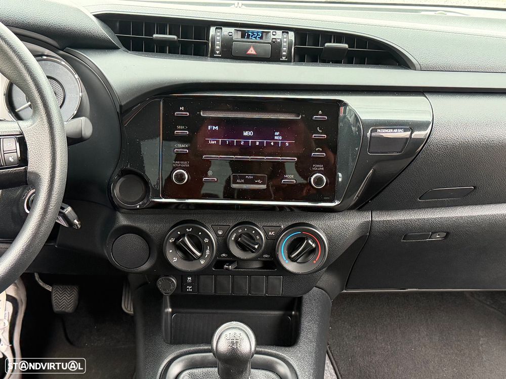 Toyota Hilux 2.4 D-4D 2WD CD Tracker - 10