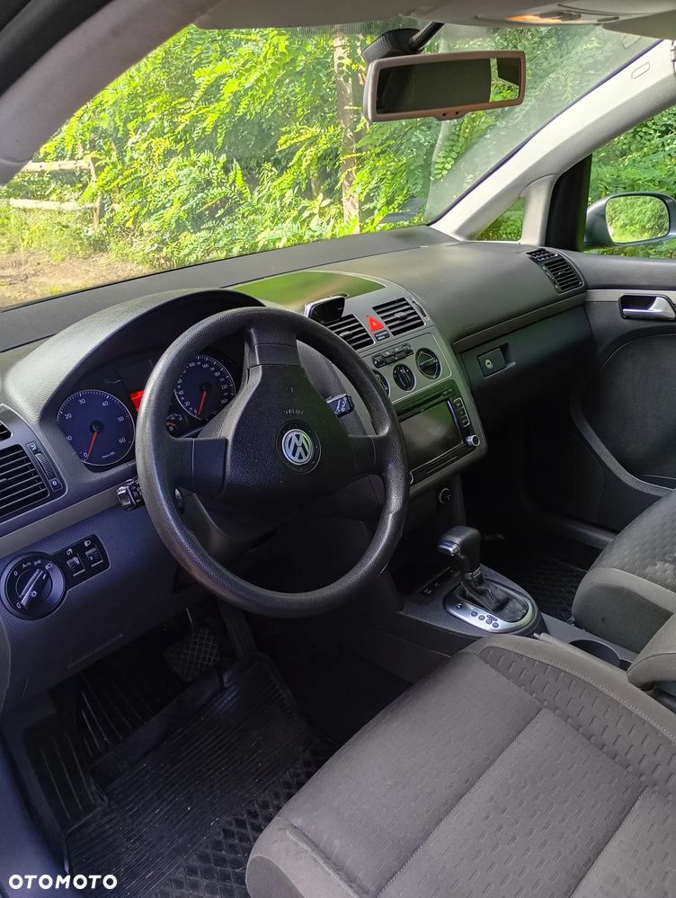 Volkswagen Touran 1.9 TDI DPF Highline DSG - 10