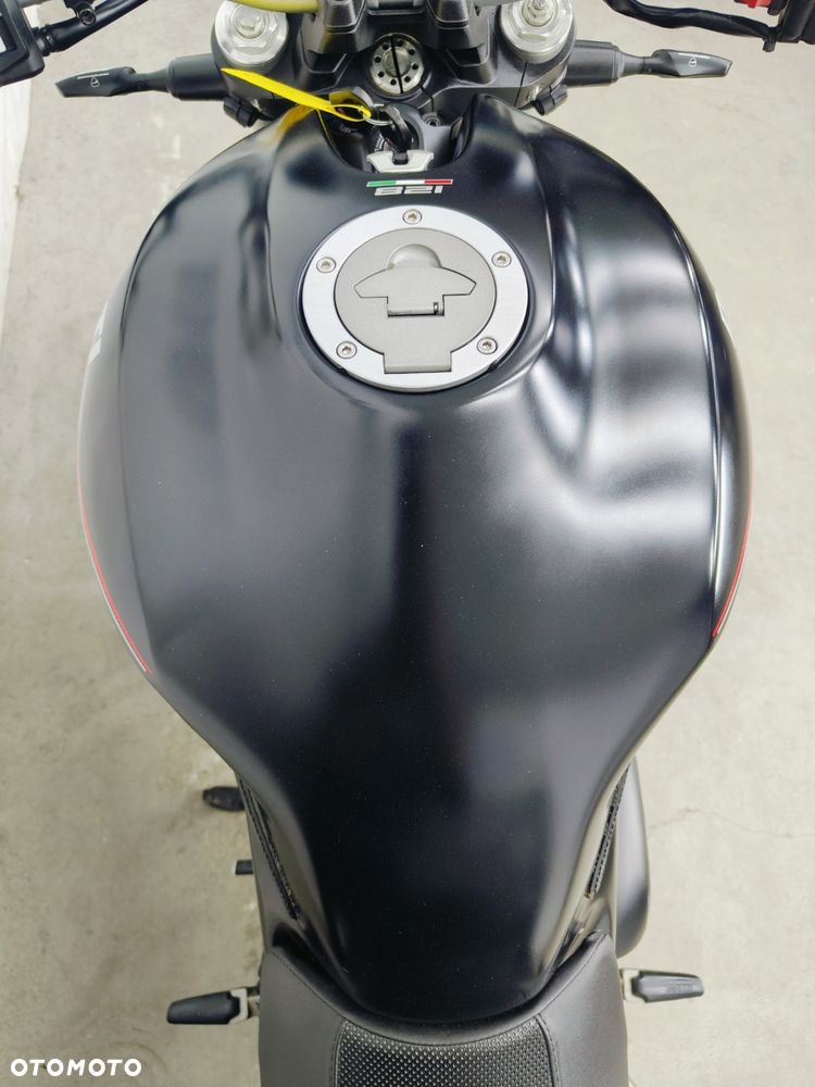 Ducati Monster - 15