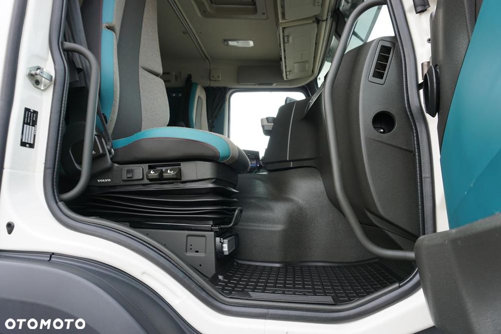 Volvo FM / 500 / 6 X 2 / SKRZYNIOWY + HDS / HMF 3220 K7 / WYS. 18,9 M / OŚ SKRĘTNA - 30