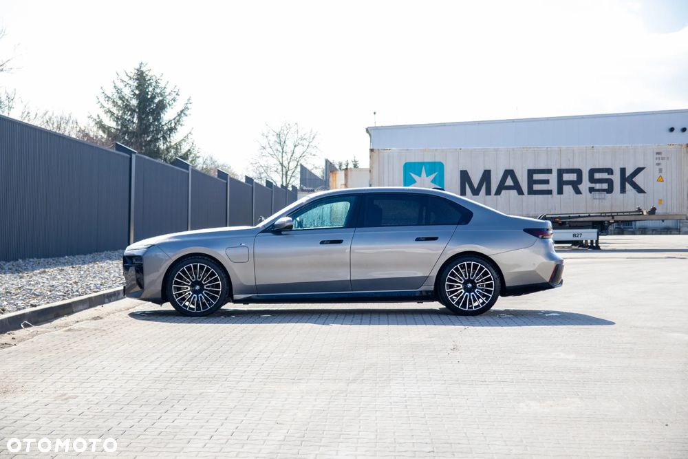 BMW Seria 7 - 8