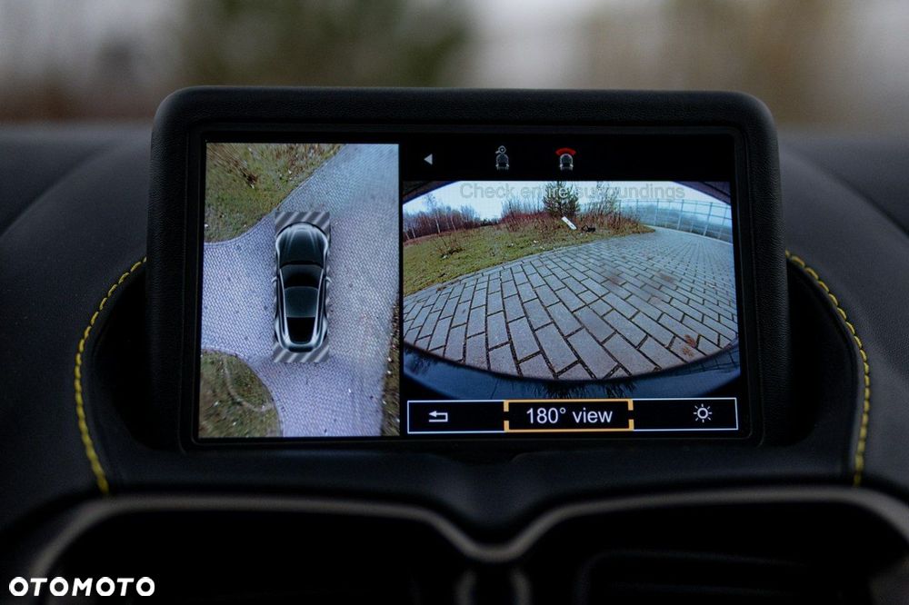 Aston Martin Vantage - 33