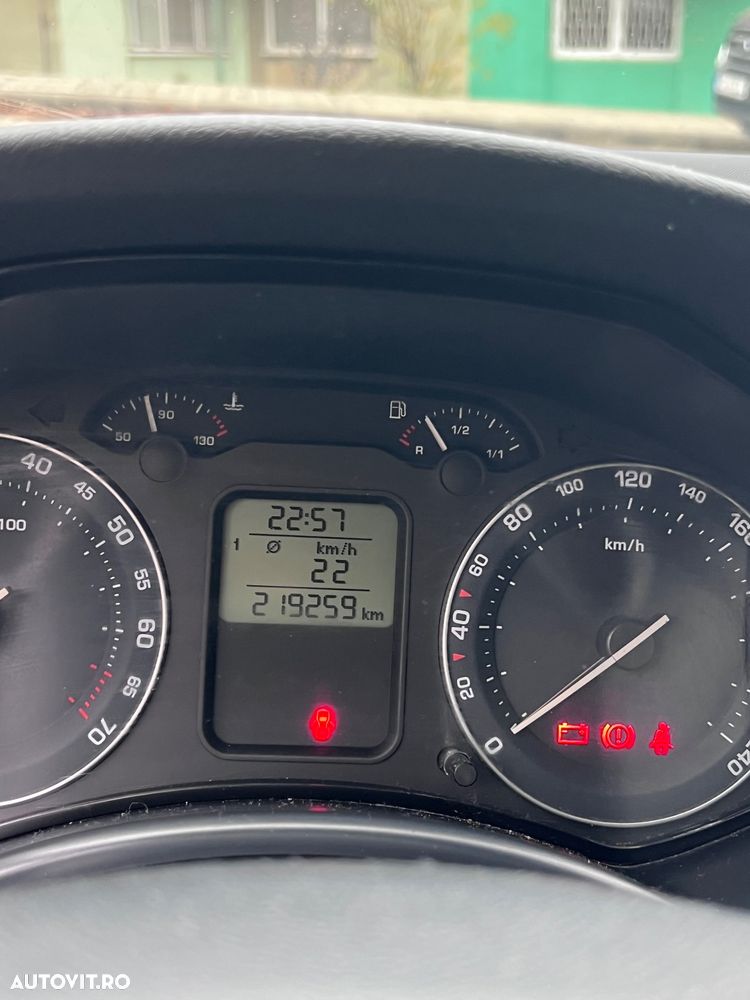 Skoda Octavia 1.6 Classic - 9