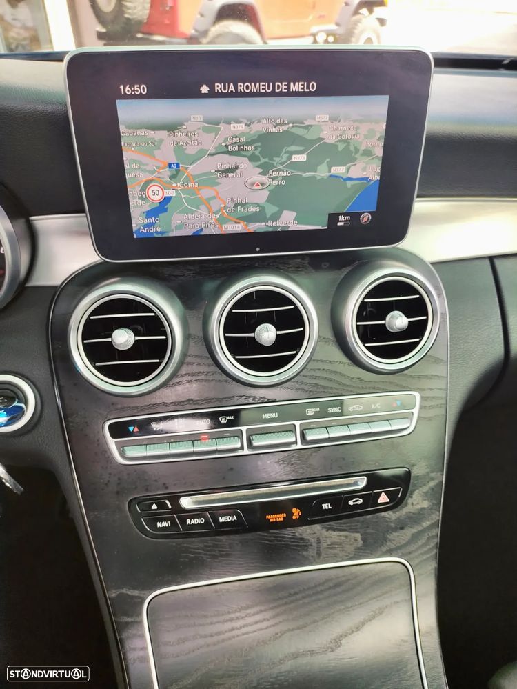 Mercedes-Benz C 250 d Coupe 4Matic 9G-TRONIC AMG Line - 12