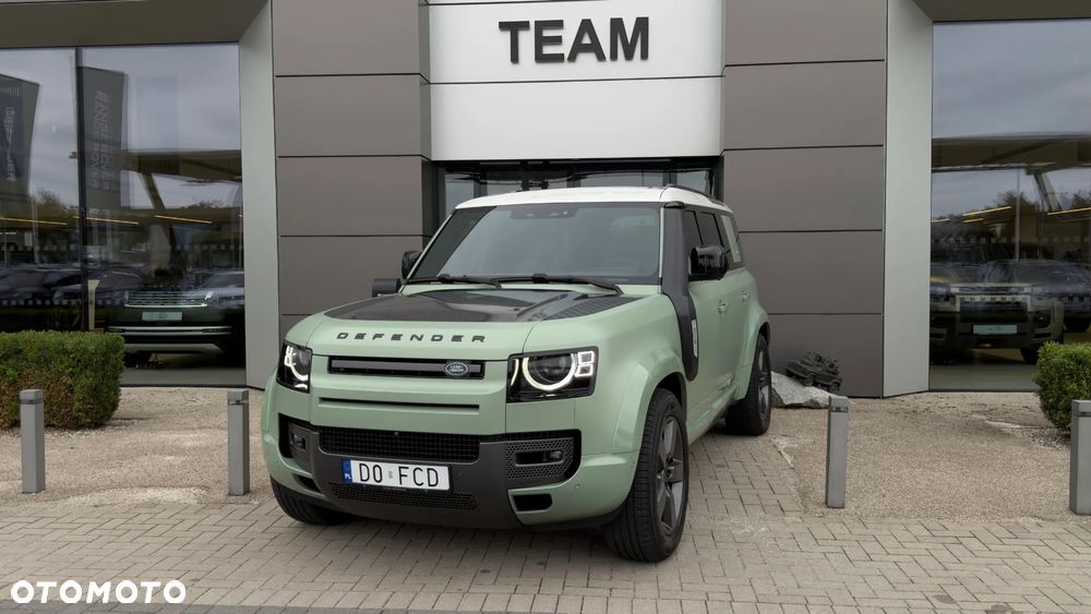 Land Rover Defender - 1