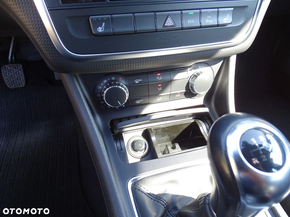 Mercedes-Benz Klasa A 180 (BlueEFFICIENCY) Urban - 30
