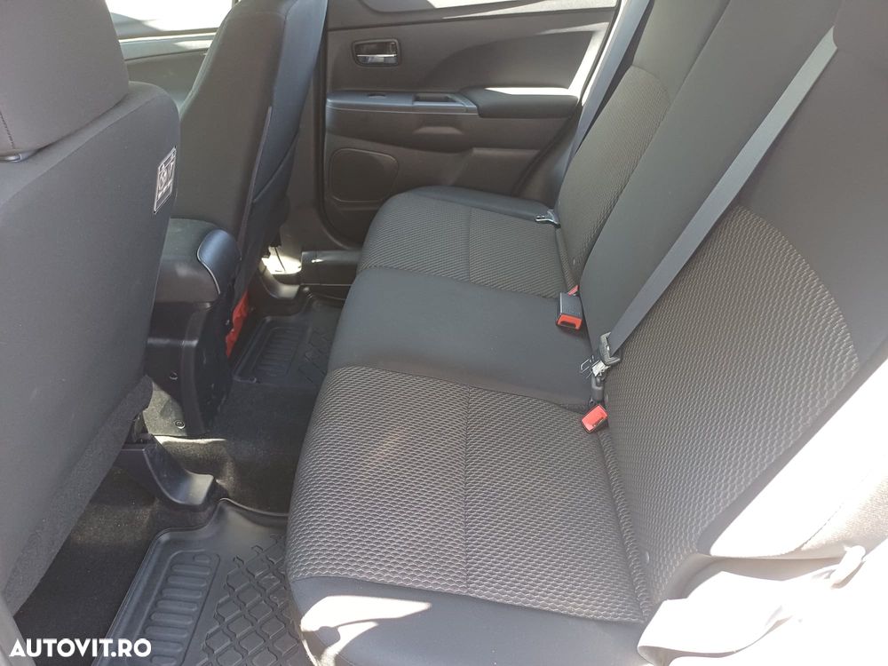 Mitsubishi ASX 1.6 Litre 4WD DI-D 6 Instyle - 4