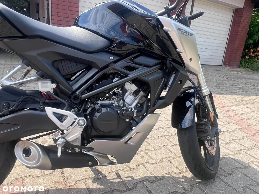 Honda CB - 12