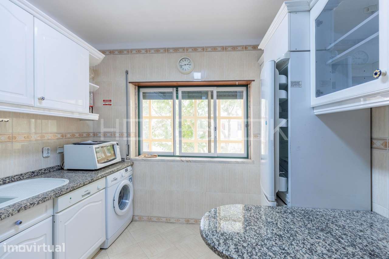 Apartamento T1 com parqueamento - Grande imagem: 2/22