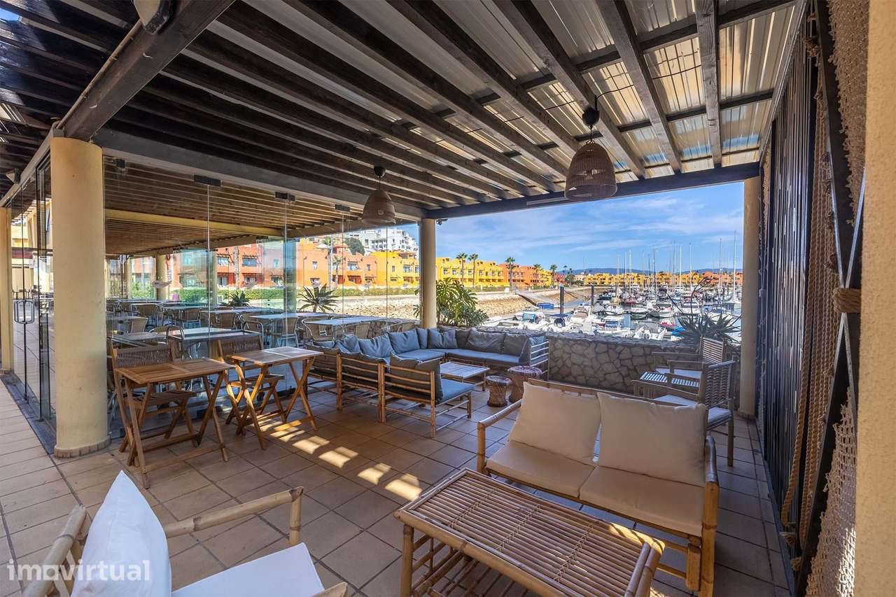TRESPASSE DE ESPAÇO COMERCIAL COM VISTA MAR E MARINA – OPORTUNIDADE ÚN - Grande imagem: 3/36